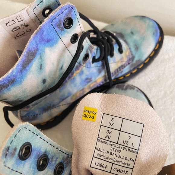 Dr. Martens 1460 Pascal tie dye leather boots Women size 7 - Picture 4 of 4